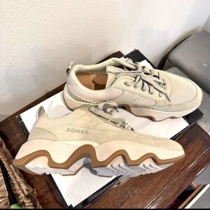 Sorel Kinetic Impact 2 Size 9.5 Women
Color: light aloe, tawny buff